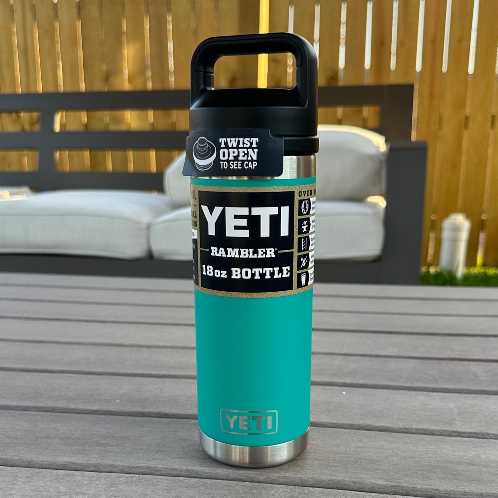YETI Rambler 18oz Bottle - Turquoise